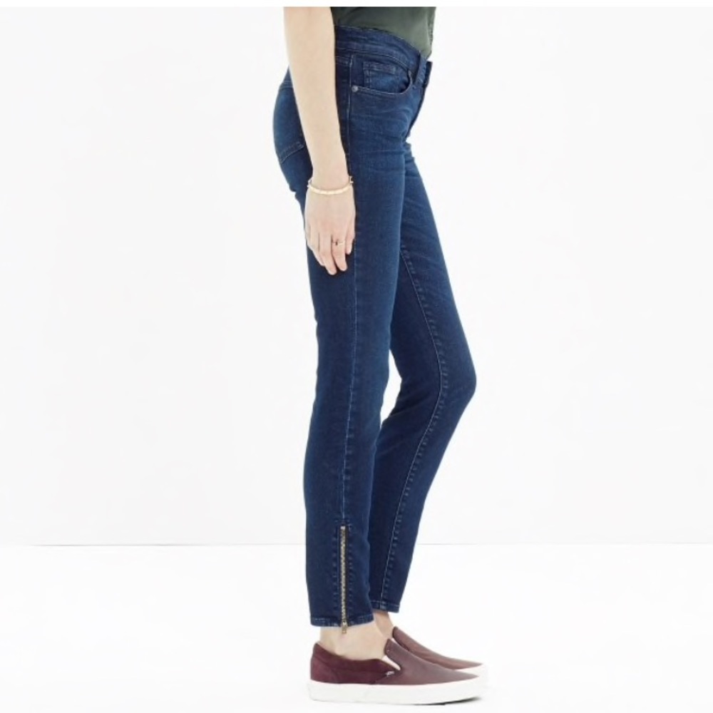 Madewell Skinny Skinny Side Zip Jeans (small tear)